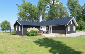 Nice home in Sjötorp w/ Sauna and 4 Bedrooms